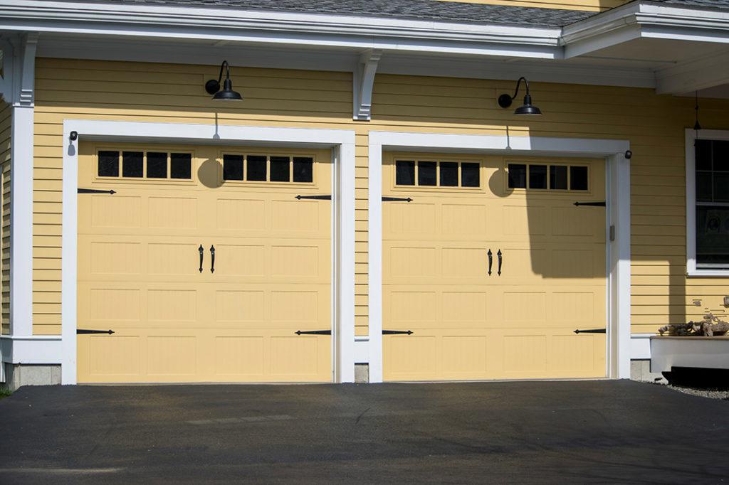 Choosing A Garage Door Color, Garage Door Colors 2021